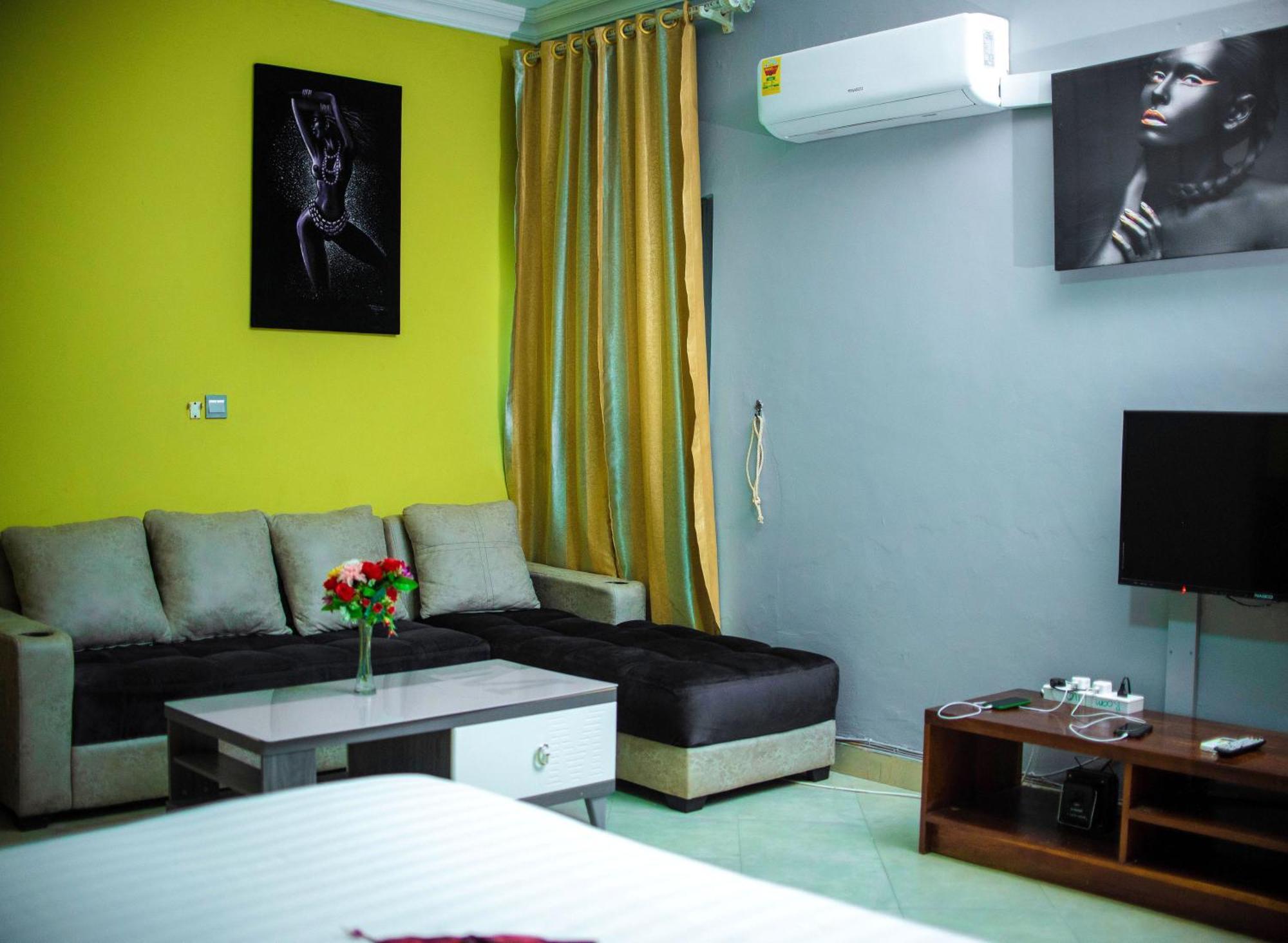 Triple Hill Hotel Accra Kültér fotó